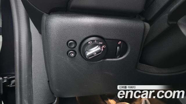 MINI Cooper Electric Resolute Edition 3rd 2023 — фото 33