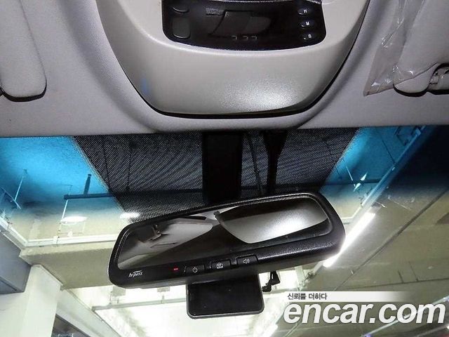 KG Mobility (SsangYong) Korando Turismo 4WD GT 9-seater 2014 — фото 16