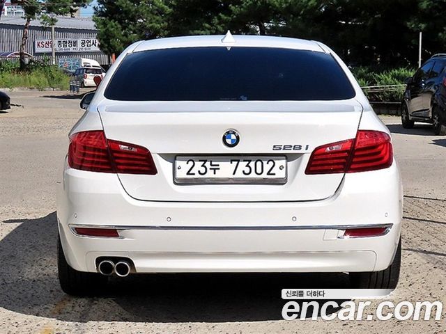 BMW 5 Series (F10) 528i Luxury 2014 — фото 4