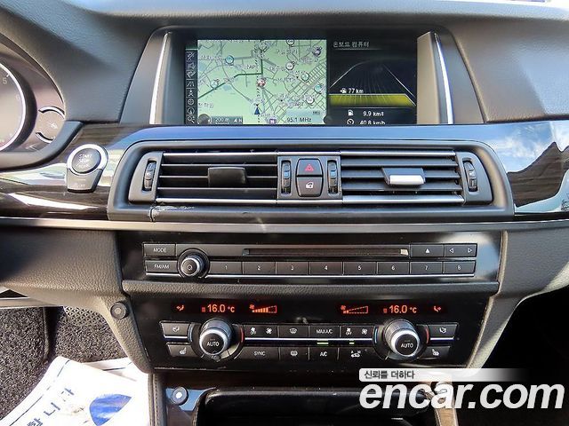 BMW 5 Series (F10) 528i Luxury 2014 — фото 18