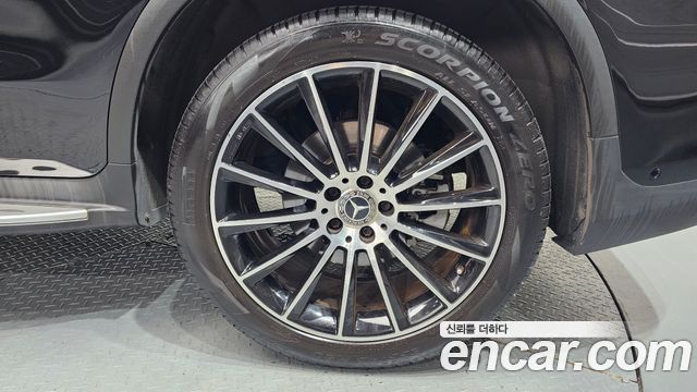 Mercedes-Benz GLC-Class (X253) GLC300 4MATIC AMG Line 2019 — фото 5