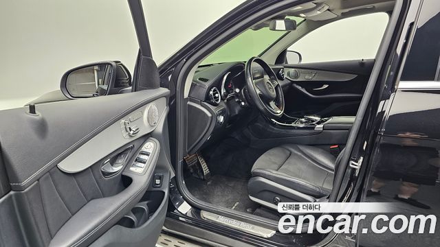 Mercedes-Benz GLC-Class (X253) GLC300 4MATIC AMG Line 2019 — фото 10