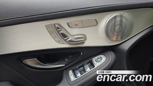 Mercedes-Benz GLC-Class (X253) GLC300 4MATIC AMG Line 2019 — фото 16