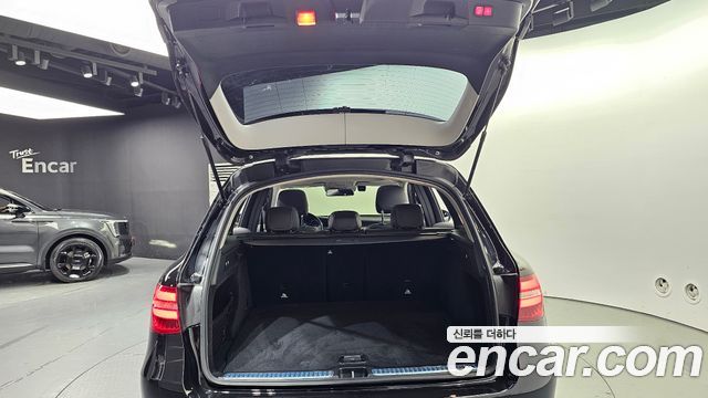 Mercedes-Benz GLC-Class (X253) GLC300 4MATIC AMG Line 2019 — фото 20