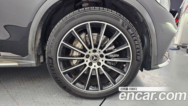 Mercedes-Benz GLC-Class (X253) GLC300 4MATIC AMG Line 2019 — фото 21