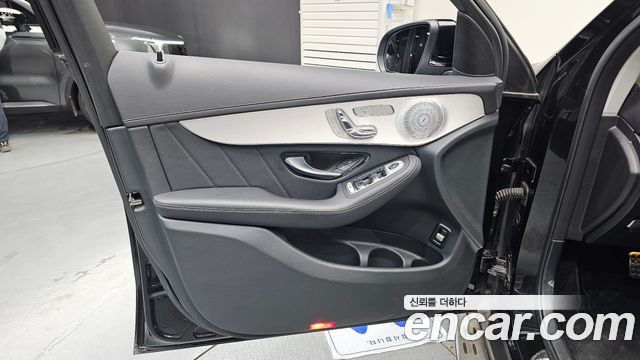 Mercedes-Benz GLC-Class (X253) GLC300 4MATIC AMG Line 2019 — фото 24
