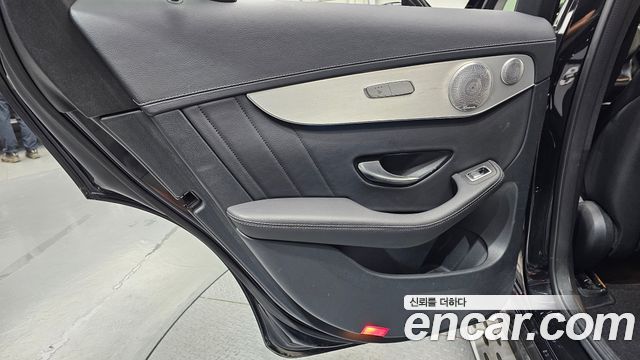 Mercedes-Benz GLC-Class (X253) GLC300 4MATIC AMG Line 2019 — фото 25