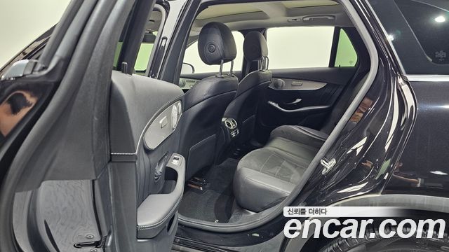 Mercedes-Benz GLC-Class (X253) GLC300 4MATIC AMG Line 2019 — фото 26