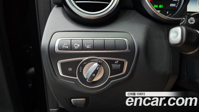 Mercedes-Benz GLC-Class (X253) GLC300 4MATIC AMG Line 2019 — фото 32