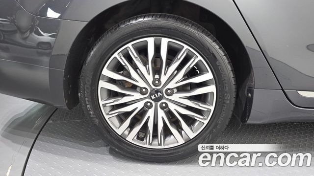 Kia K7 Premier 3.0 LPI Prestige 2020 — фото 5