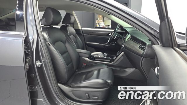 Kia K7 Premier 3.0 LPI Prestige 2020 — фото 11