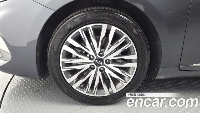 Kia K7 Premier 3.0 LPI Prestige 2020 — фото 21