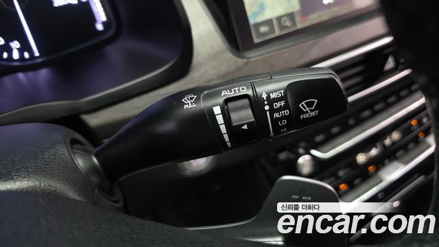 Kia K7 Premier 3.0 LPI Prestige 2020 — фото 31