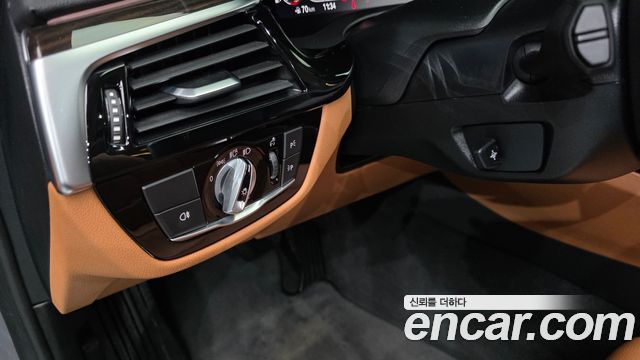 BMW 5 Series (G30) 520i Luxury 2021 — фото 18