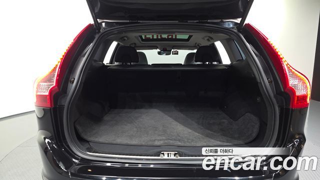 Volvo XC60 D3 1st 2017 — фото 20