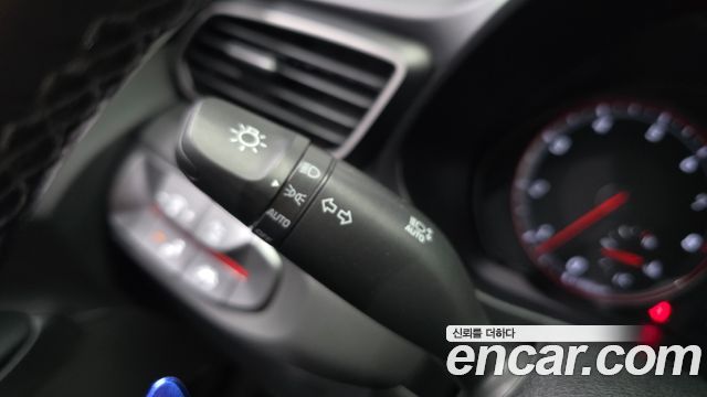 Hyundai Veloster (JS) 1.6 Turbo Sport Core 2020 — фото 17