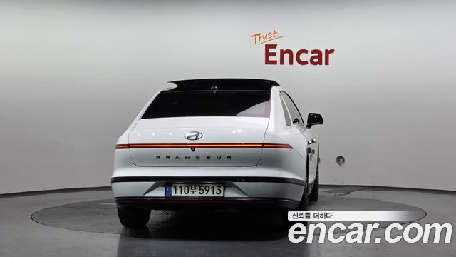 Hyundai Grandeur Hybrid (GN7) Calligraphy 2023 — фото 4