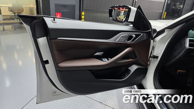 BMW 4 Series (G22) 420i M Sport Pro Gran Coupe 2025 — фото 30
