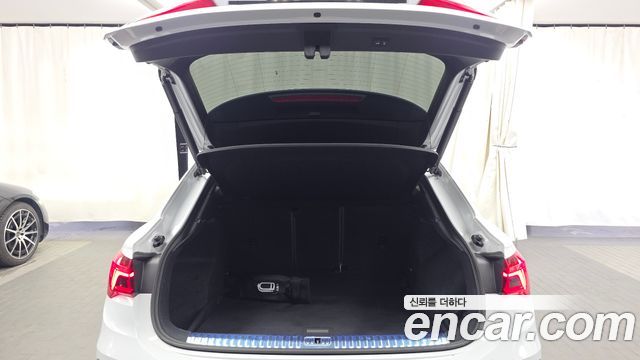 Audi Q3 (F3) 35 TDI Premium Sportback 2024 — фото 20