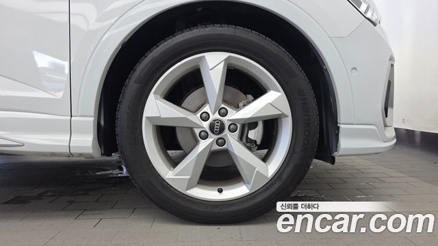 Audi Q3 (F3) 35 TDI Premium Sportback 2024 — фото 21