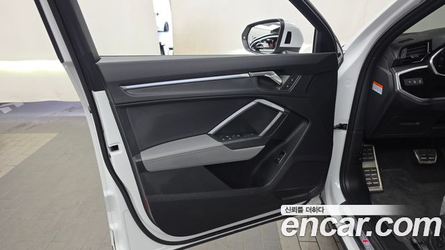 Audi Q3 (F3) 35 TDI Premium Sportback 2024 — фото 24