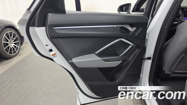 Audi Q3 (F3) 35 TDI Premium Sportback 2024 — фото 25