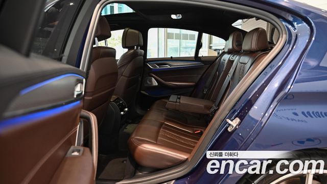 BMW 5 Series (G30) M550d xDrive 2019 — фото 10