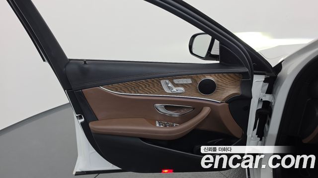 Mercedes-Benz E-Class (W213) E250 Exclusive 2022 — фото 24
