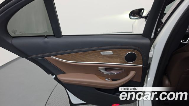 Mercedes-Benz E-Class (W213) E250 Exclusive 2022 — фото 25