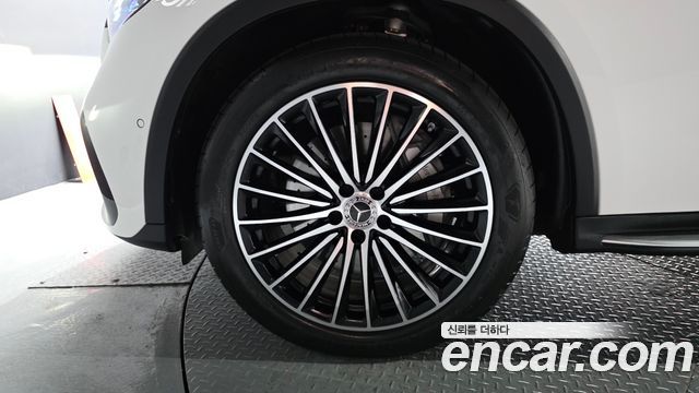 Mercedes-Benz GLC-Class (X254) GLC300 4MATIC AMG Line 2025 — фото 5