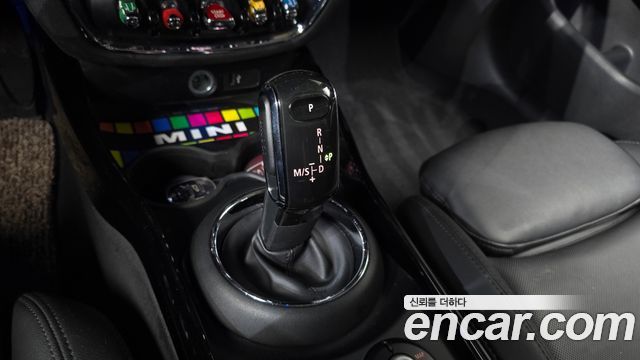 MINI Cooper D Clubman High 2nd 2020 — фото 9