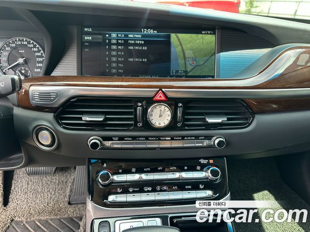 Genesis EQ900 3.8 GDI AWD Prestige 2017 — фото 15