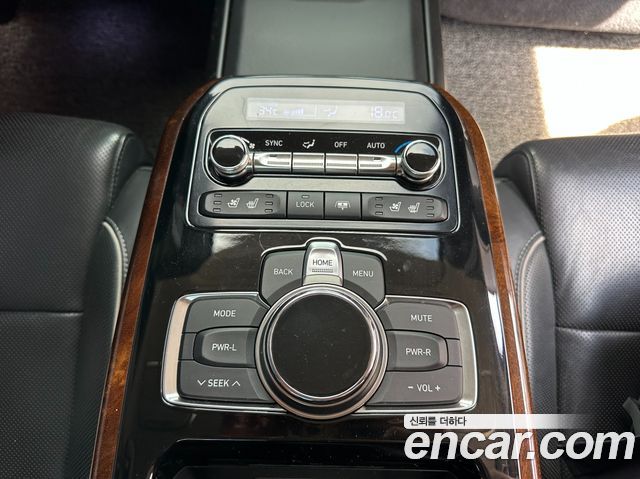 Genesis EQ900 3.8 GDI AWD Prestige 2017 — фото 23