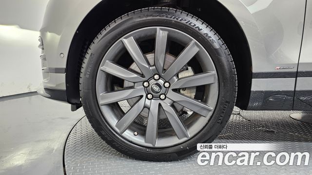 Land Rover Range Rover Velar 3.0 D300 R-Dynamic HSE 2018 — фото 5