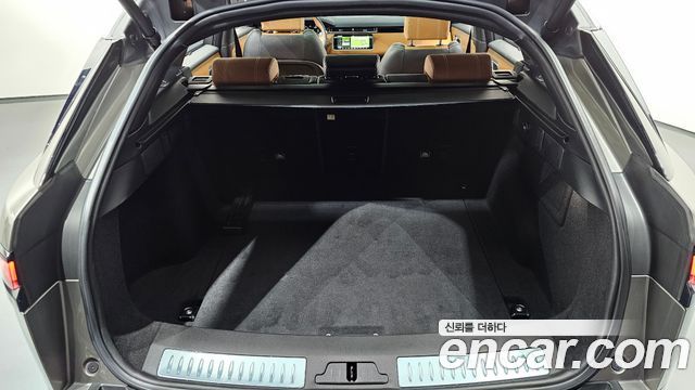 Land Rover Range Rover Velar 3.0 D300 R-Dynamic HSE 2018 — фото 21