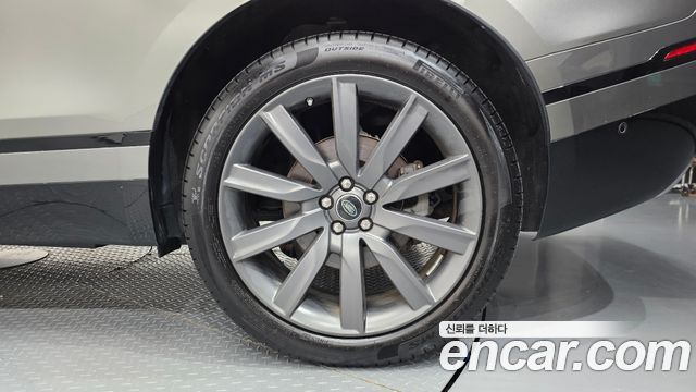 Land Rover Range Rover Velar 3.0 D300 R-Dynamic HSE 2018 — фото 27