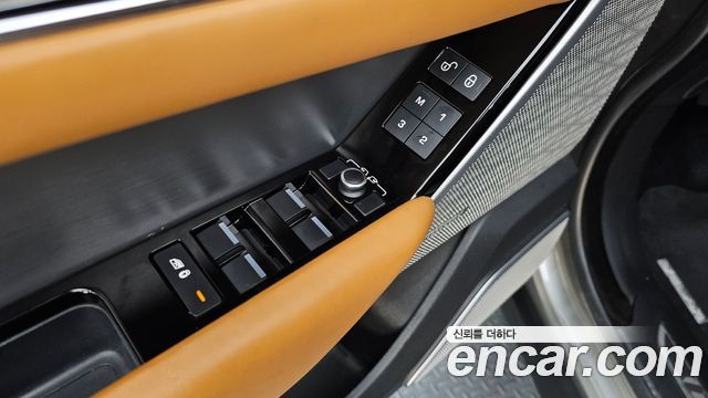 Land Rover Range Rover Velar 3.0 D300 R-Dynamic HSE 2018 — фото 35