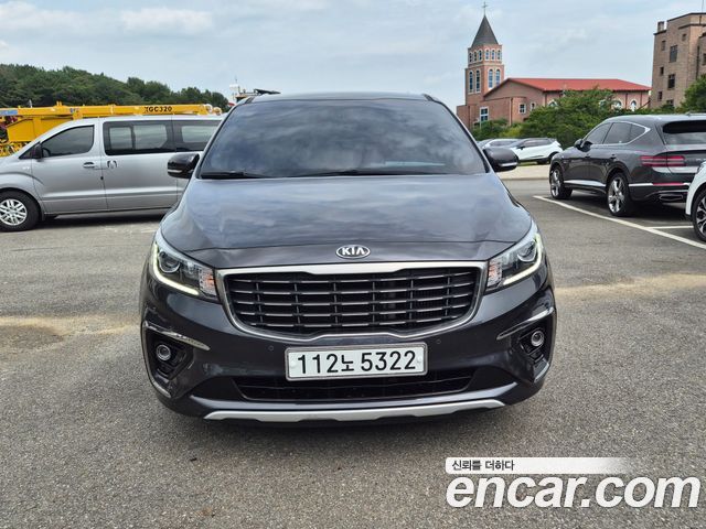 Kia Carnival 9-Seater Prstige