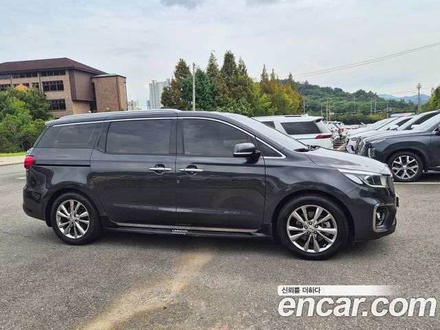 Kia Carnival 9-Seater Prstige 2020 — фото 3