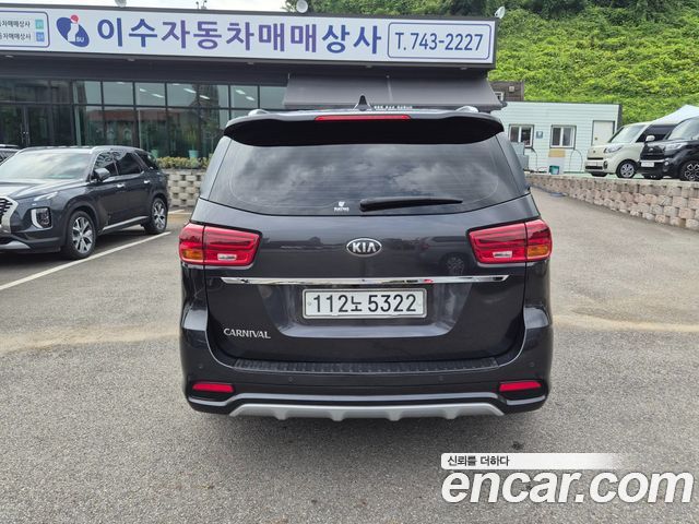 Kia Carnival 9-Seater Prstige 2020 — фото 6