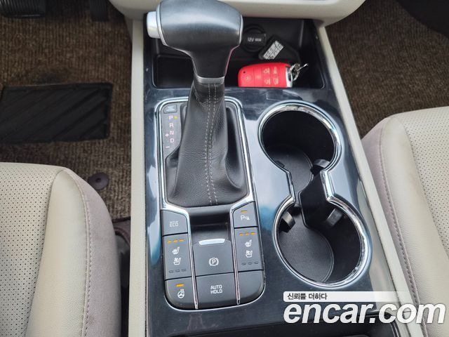 Kia Carnival 9-Seater Prstige 2020 — фото 17