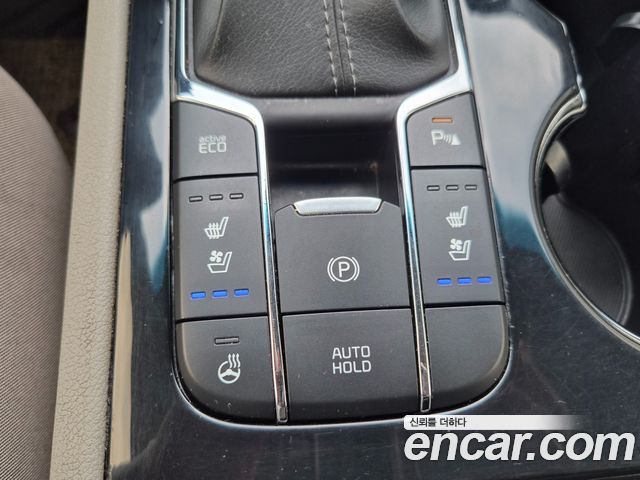 Kia Carnival 9-Seater Prstige 2020 — фото 18