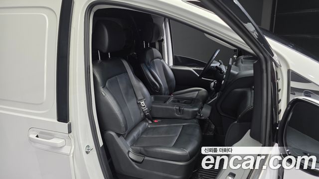 Hyundai Staria Cargo 3-Seater Modern 2022 — фото 11
