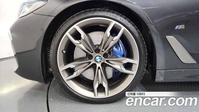 BMW 5 Series (G30) M550i xDrive 2021 — фото 5