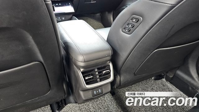 Hyundai Grandeur (GN7) 3.5 LPG 2WD (Taxi) Deluxe 2023 — фото 19