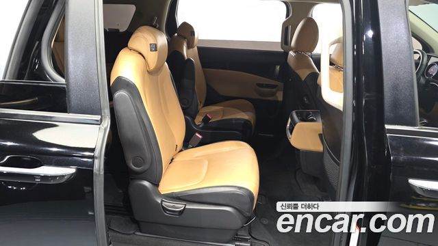Kia Carnival (IV) Diesel 9-Seater Prestige 2023 — фото 12