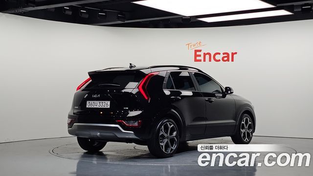 Kia Niro Signature 2022 — фото 2