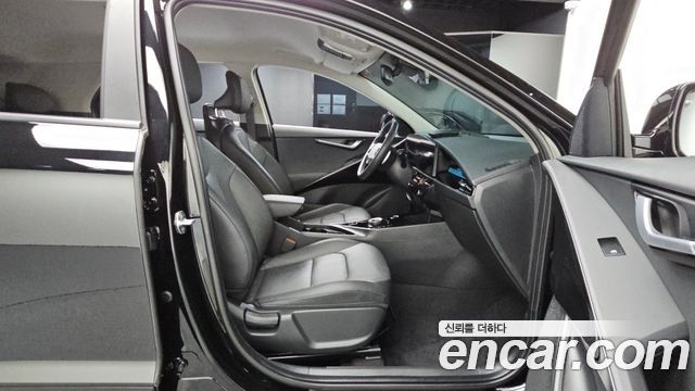 Kia Niro Signature 2022 — фото 26