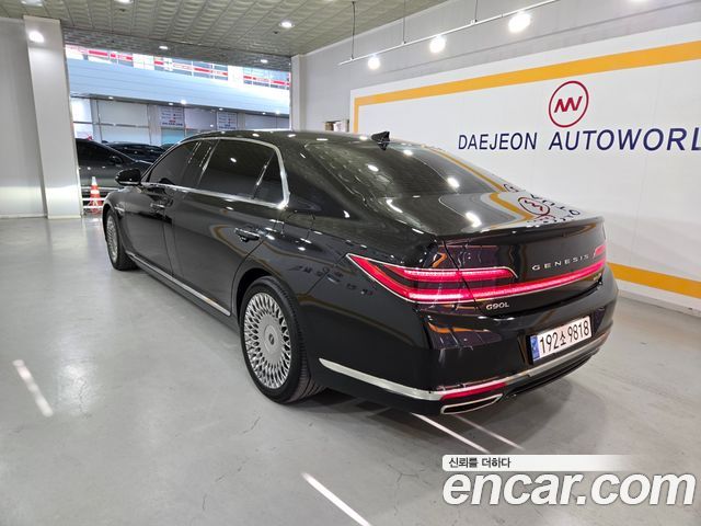 Genesis G90 5.0 AWD Limousine Prestige 2019 — фото 4