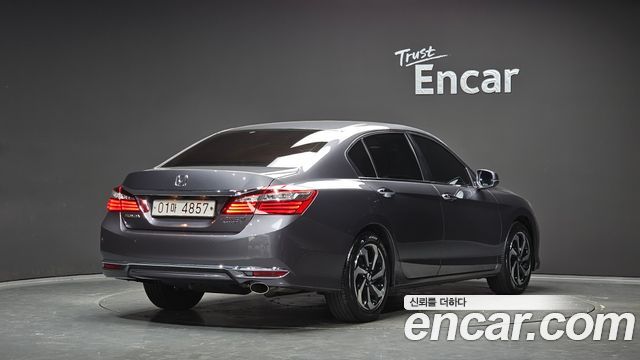 Honda Accord 2.4 9th 2017 — фото 2
